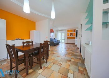 Living - Appartamento Via Lago Ampollino 23, Taranto - foto 7