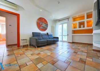 Living - Appartamento Via Lago Ampollino 23, Taranto - foto 15