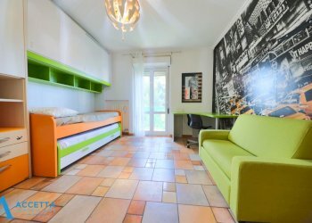Camera da letto - Appartamento Via Lago Ampollino 23, Taranto - foto 21