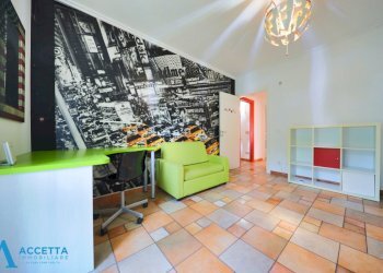 Camera da letto - Appartamento Via Lago Ampollino 23, Taranto - foto 22