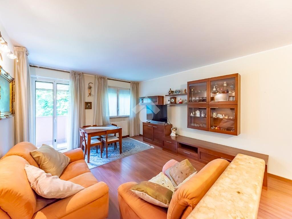 Three-room apartment Via A. Volta, Rescaldina - photo 2