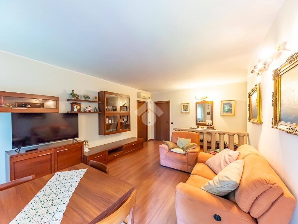 Three-room apartment Via A. Volta, Rescaldina - photo 3
