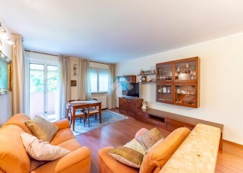 Three-room apartment Via A. Volta, Rescaldina - photo 2