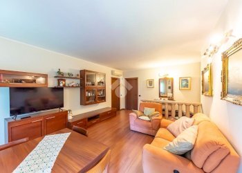 Three-room apartment Via A. Volta, Rescaldina - photo 3