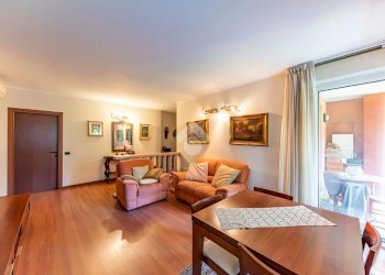 Three-room apartment Via A. Volta, Rescaldina - photo 4