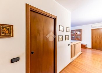 Three-room apartment Via A. Volta, Rescaldina - photo 7