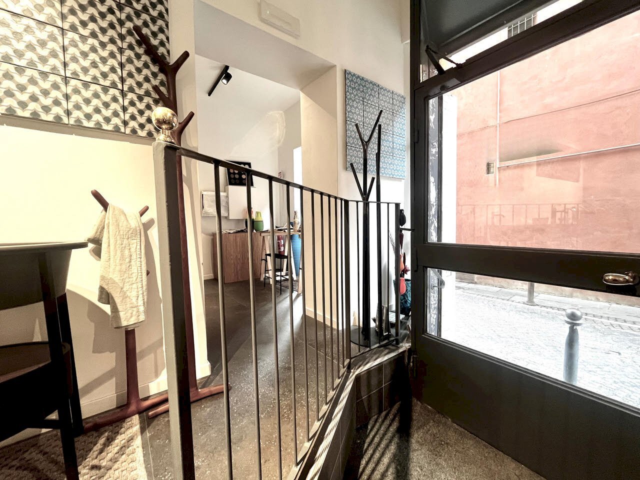 Shop via Collegio di Spagna, 3, Bologna (neighborhood Centro Storico) - photo 2