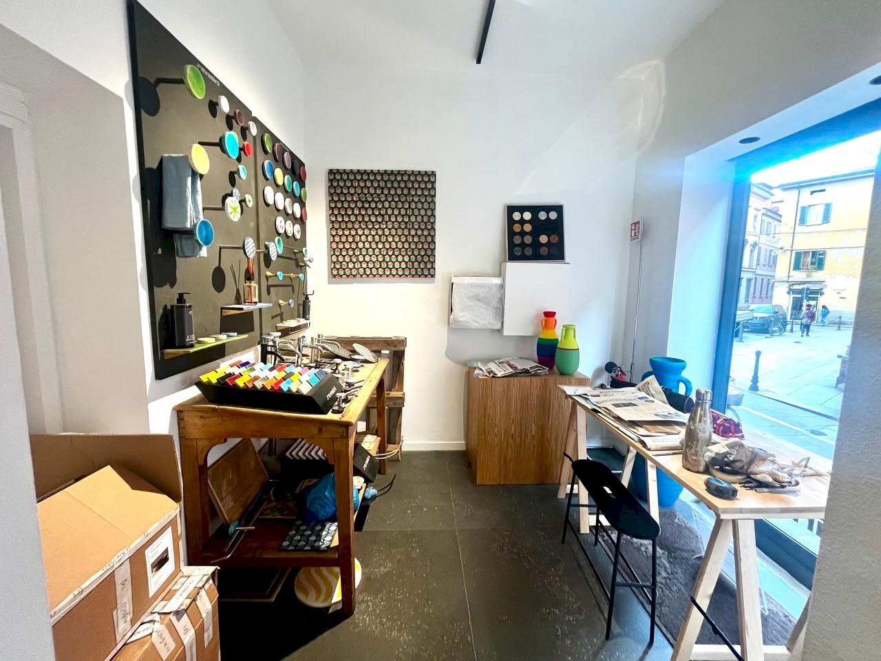 Shop via Collegio di Spagna, 3, Bologna (neighborhood Centro Storico) - photo 3