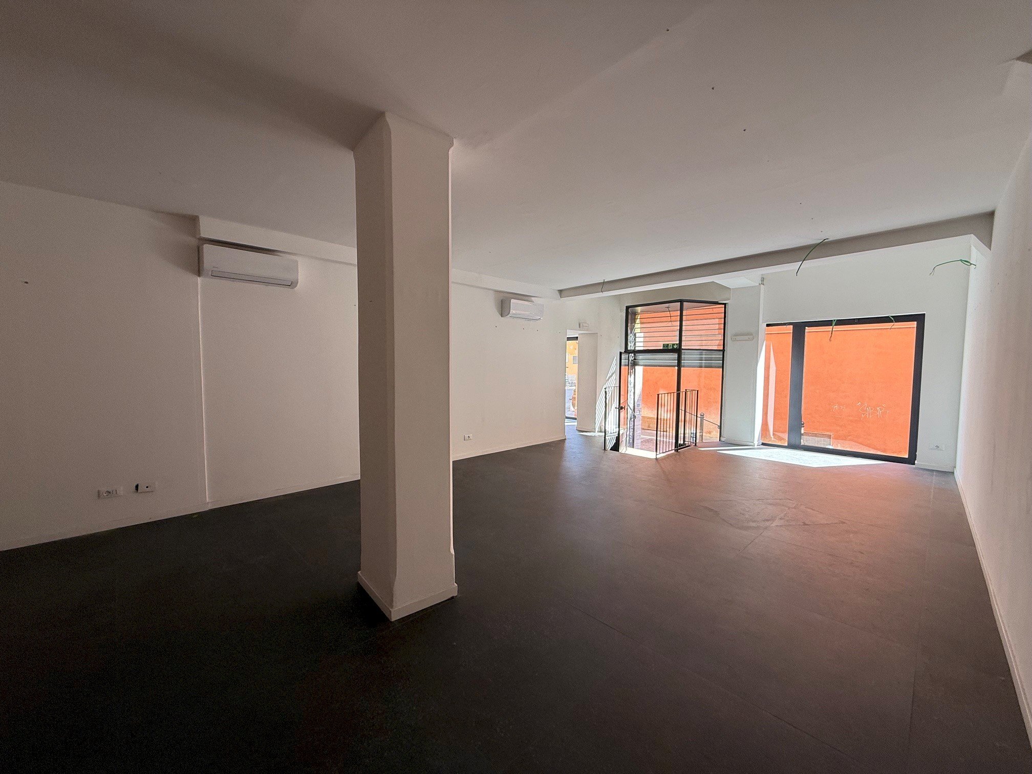 Negozio via Collegio di Spagna, 3, Bologna (zona Centro Storico) - foto 2