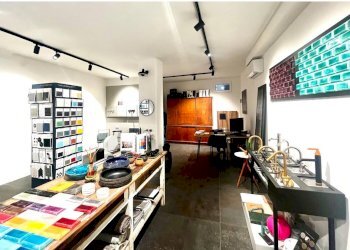 Shop via Collegio di Spagna, 3, Bologna (neighborhood Centro Storico) - photo 5