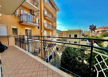 Three-room apartment Via colombo, Andora - photo 2