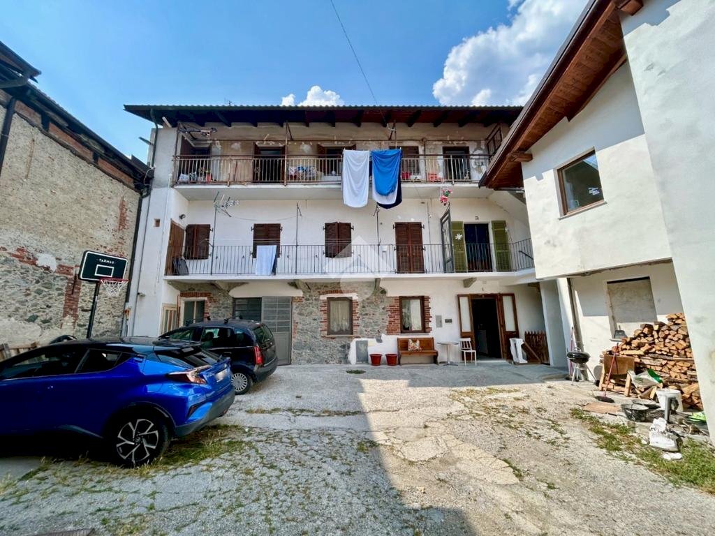 Four-room apartment Via fucine inferiori, Condove - photo 1