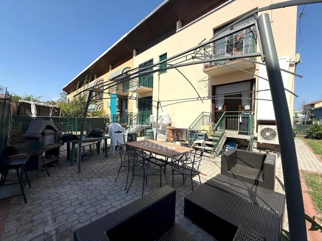 Casa semi indipendente Via Giotto, Trecate - foto 1