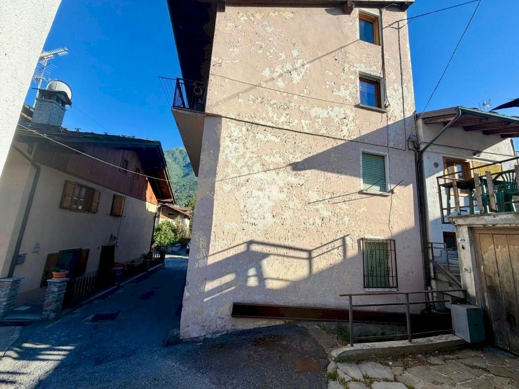 Three-room apartment Via Roma, Quart - photo 1