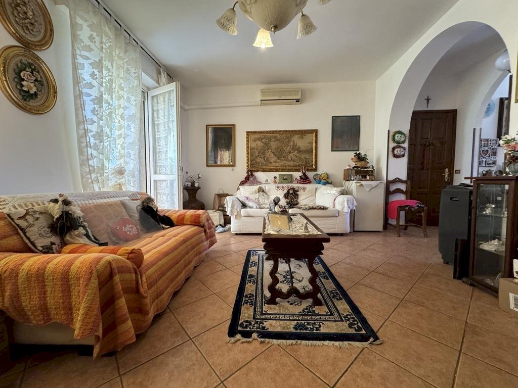 Three-room apartment Via mazzini, Cameri - photo 1