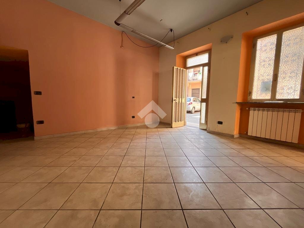 Negozio via pietro custodi, Galliate - foto 3
