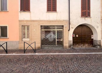 Negozio via pietro custodi, Galliate - foto 1
