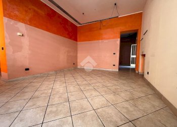 Negozio via pietro custodi, Galliate - foto 2