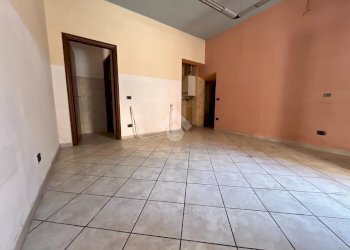 Negozio via pietro custodi, Galliate - foto 5