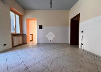Negozio via pietro custodi, Galliate - foto 13