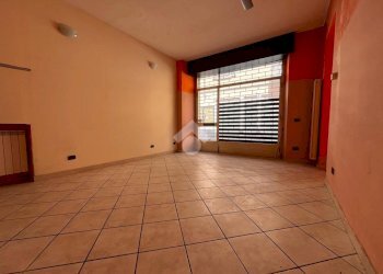 Negozio via pietro custodi, Galliate - foto 20