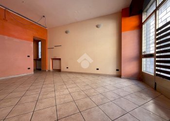 Negozio via pietro custodi, Galliate - foto 24