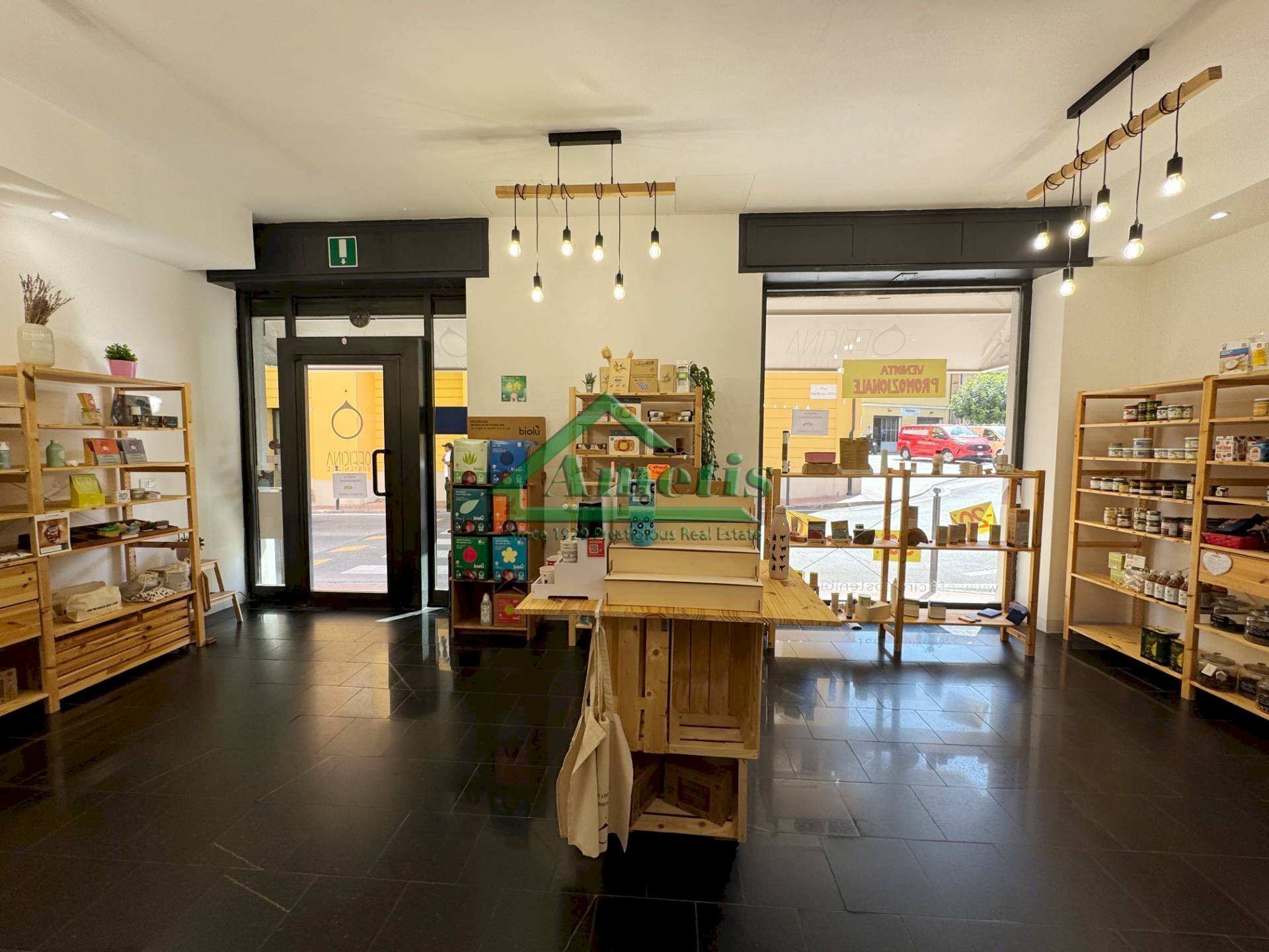 Foto 1 - Locale Commerciale Via Martiri della Libertà, Imperia - foto 1