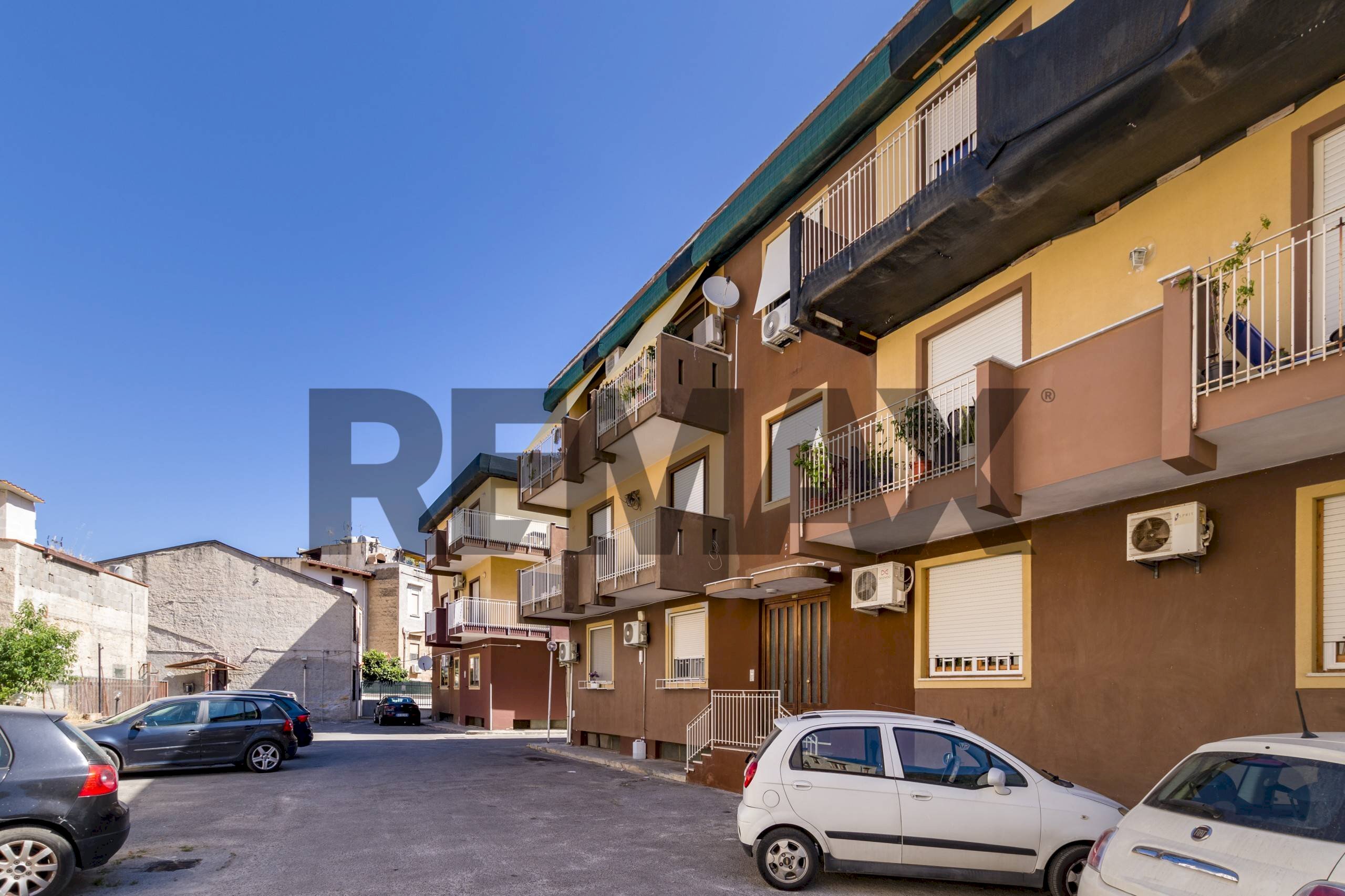 Edificio all\'aperto - Trilocale Via Belmonte Chiavelli
234, Palermo - foto 2