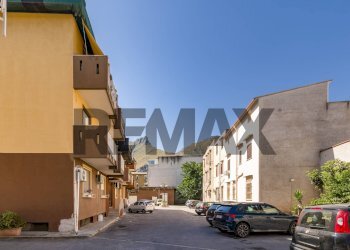 Edificio all\'aperto - Trilocale Via Belmonte Chiavelli
 
234, Palermo - foto 9