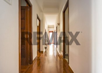 Hall / corridoio - Apartment Via Principe Di Paterno'
 
90, Palermo - photo 16