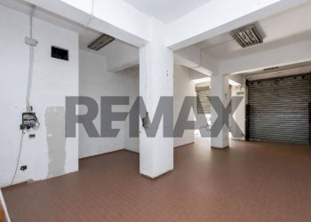Stanza vuota - Commercial Premises Via Industriale
133/133/A, Messina - photo 4
