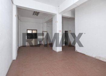 Stanza vuota - Commercial Premises Via Industriale
133/133/A, Messina - photo 12