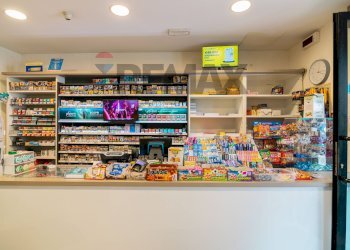 Dispensa di stoccaggio - Attività Commerciale Via Provinciale
206, Aci Castello - foto 1