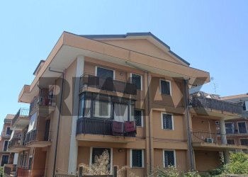 Edificio all\'aperto - Three-room apartment Via Scale Sant'Antonio
 
60, Aci Catena - photo 3