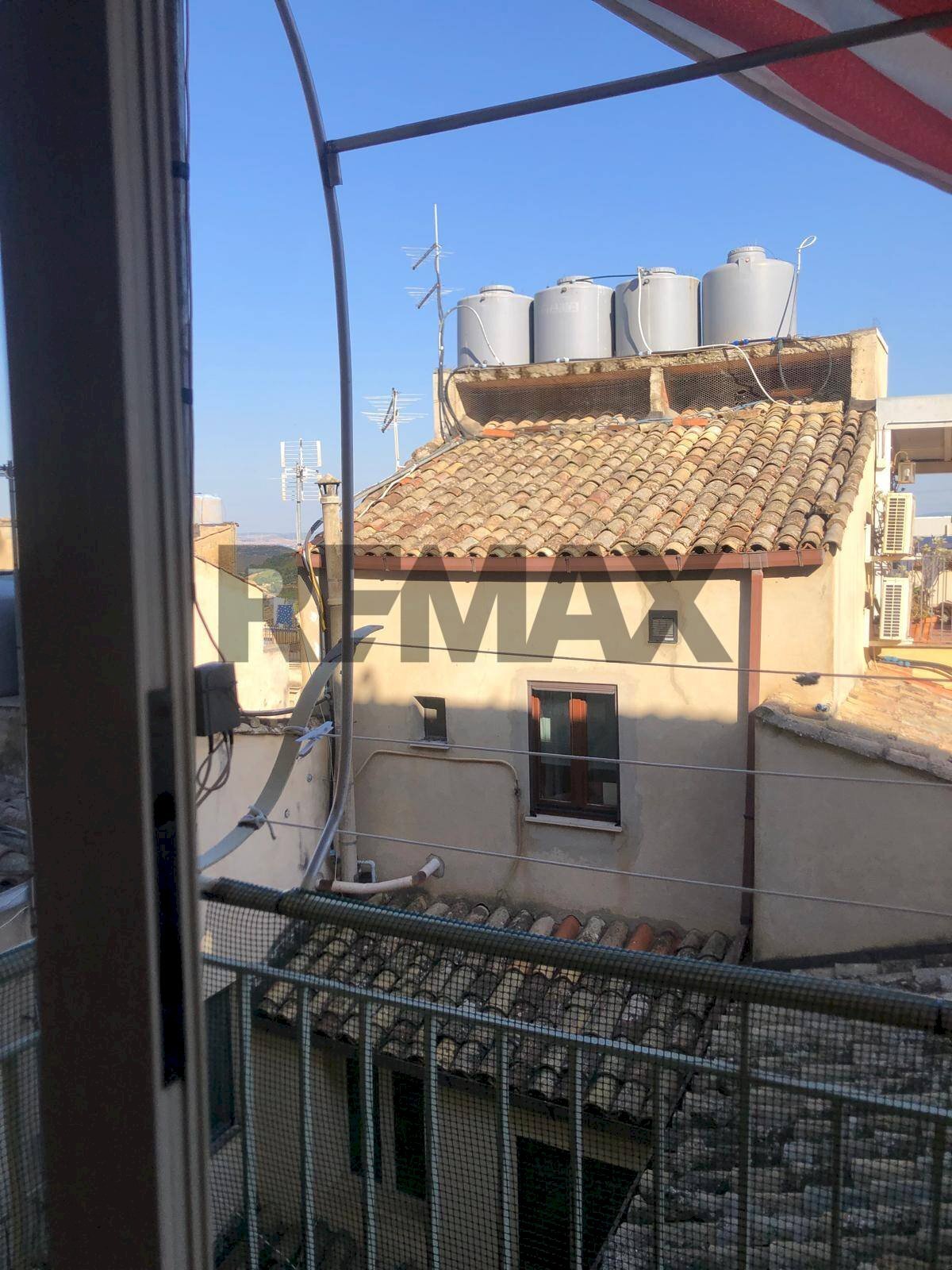Casa all\'aperto - Appartamento VIA LUIGI STURZO 140/142
 
140/142, Caltagirone - foto 1