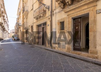 Edificio all\'aperto - Apartment VIA LUIGI STURZO 140/142
 
140/142, Caltagirone - photo 1