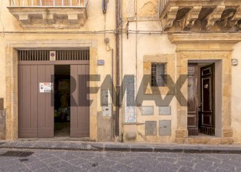 Edificio all\'aperto - Apartment VIA LUIGI STURZO 140/142
 
140/142, Caltagirone - photo 2