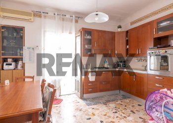 Cucina - Apartment VIA LUIGI STURZO 140/142
 
140/142, Caltagirone - photo 7