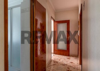 Hall / corridoio - Apartment VIA LUIGI STURZO 140/142
 
140/142, Caltagirone - photo 23