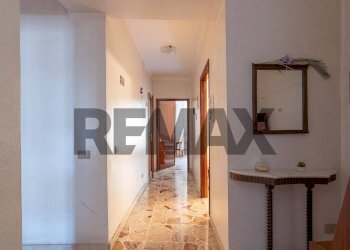 Hall / corridoio - Apartment VIA LUIGI STURZO 140/142
 
140/142, Caltagirone - photo 39