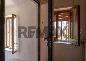 Hall / corridoio - Apartment VIA LUIGI STURZO 140/142
 
140/142, Caltagirone - photo 45