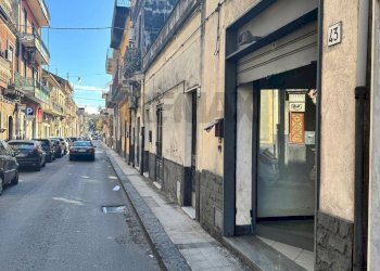 Edificio all\'aperto - Shop via etna
43/a, San Giovanni la Punta - photo 1