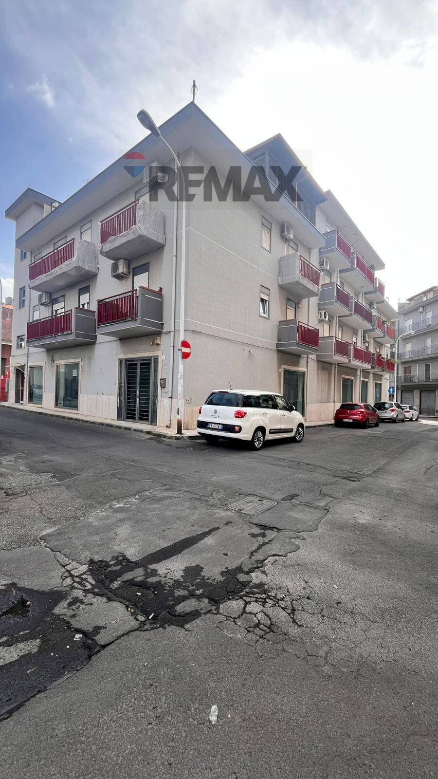 Edificio all\'aperto - Commercial Premises Via Giovanni Verga
 
15, Lentini - photo 1