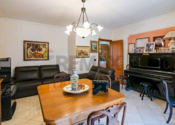 Sala da pranzo - Semi-detached house Via Litteri
 
90, Aci Castello - photo 9