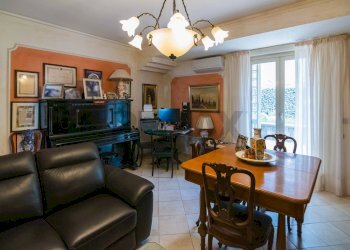 Sala da pranzo - Semi-detached house Via Litteri
 
90, Aci Castello - photo 10