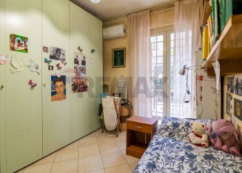 Camera / camera da letto - Semi-detached house Via Litteri
 
90, Aci Castello - photo 25