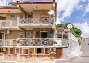Casa all\'aperto - Semi-detached house Via Litteri
 
90, Aci Castello - photo 35
