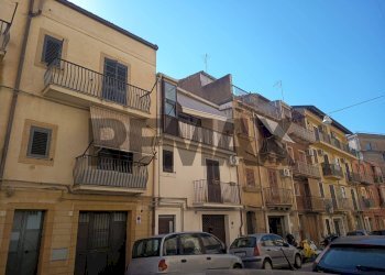 Edificio all\'aperto - Independent house VIA PENTOLAI
 
35-37, Caltagirone - photo 1