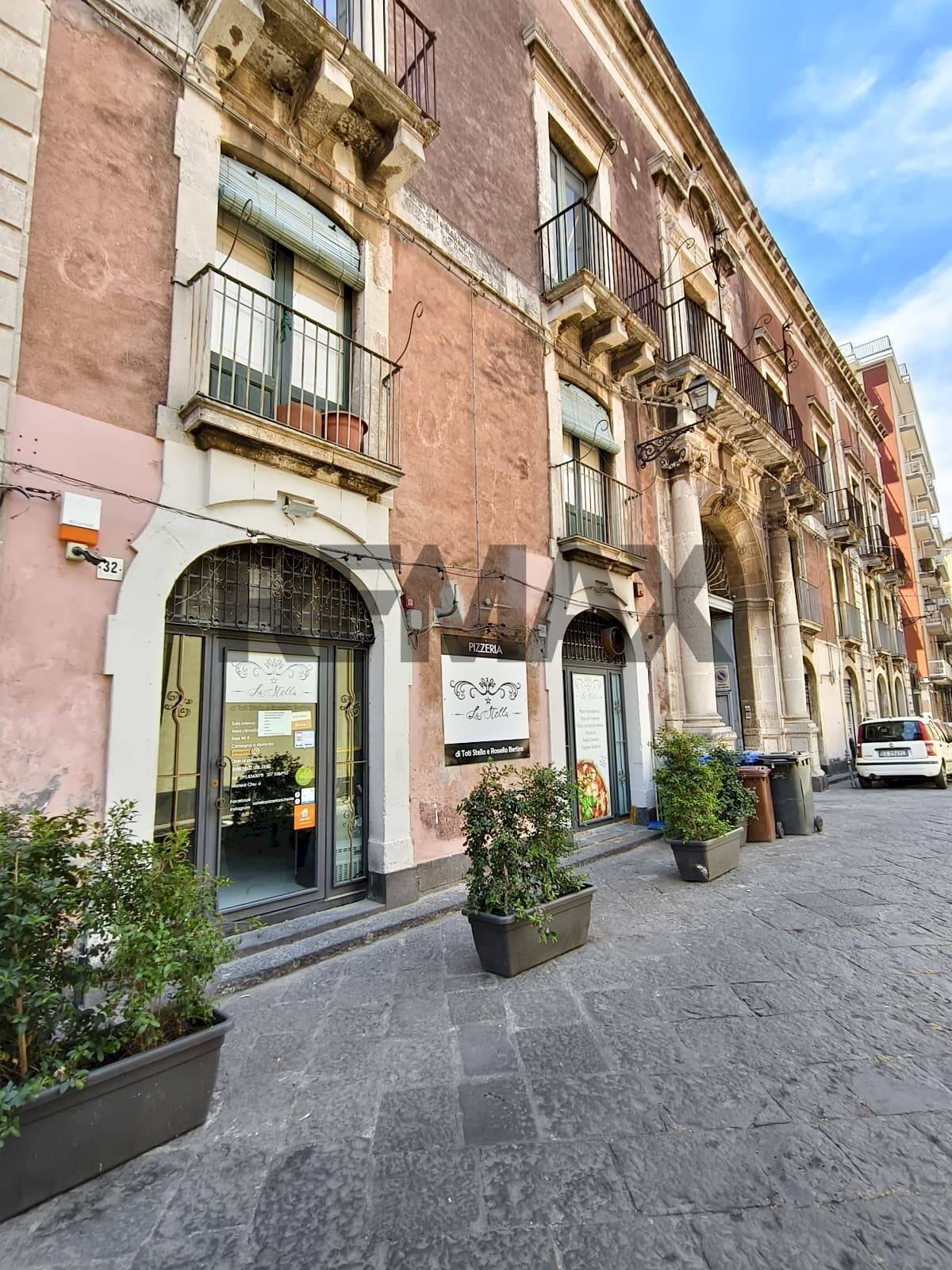 Edificio all\'aperto - Commercial Premises Via Pennisi
 
32, Acireale - photo 1