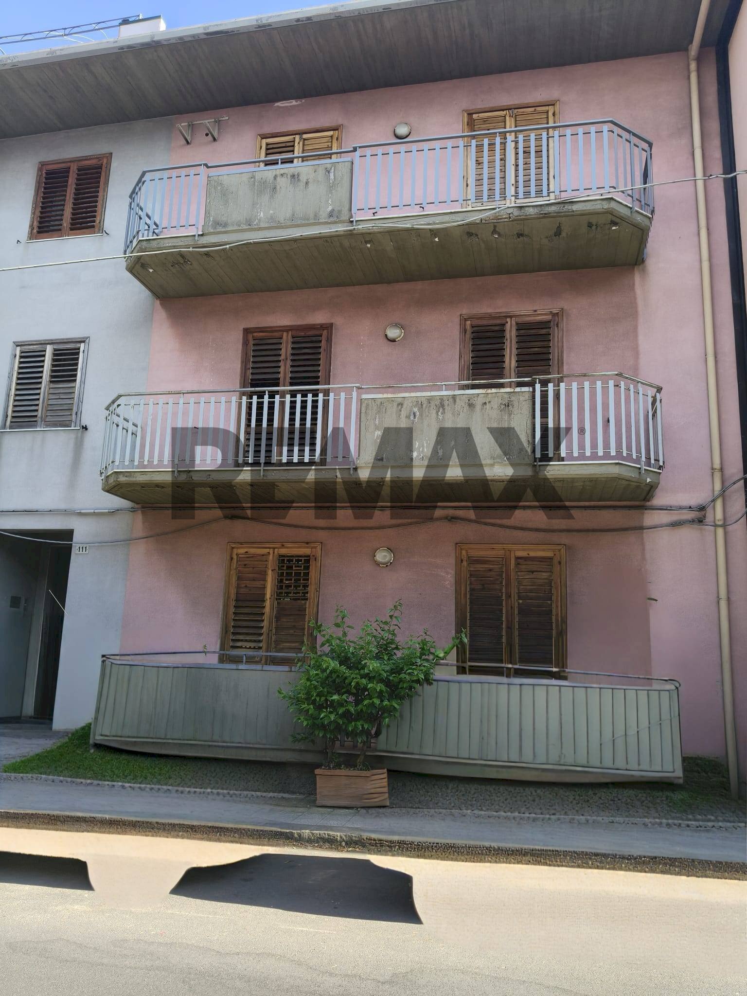 Edificio all\'aperto - Four-room apartment Via Lavina
 
111, Aci Sant'Antonio - photo 1